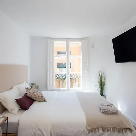 Antique Soul & Ramblas Apartment