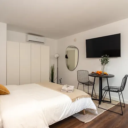 Antique Soul & Ramblas Apartment
